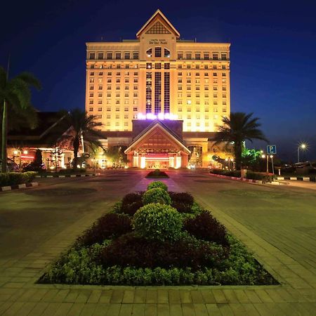 Don Chan Palace Hotel & Convention Vientiane Exterior photo