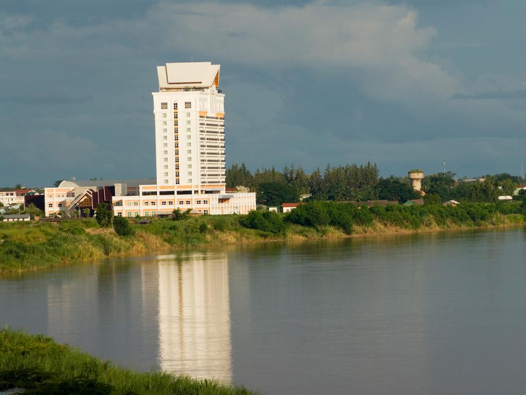 Don Chan Palace Hotel & Convention Vientiane Exterior photo